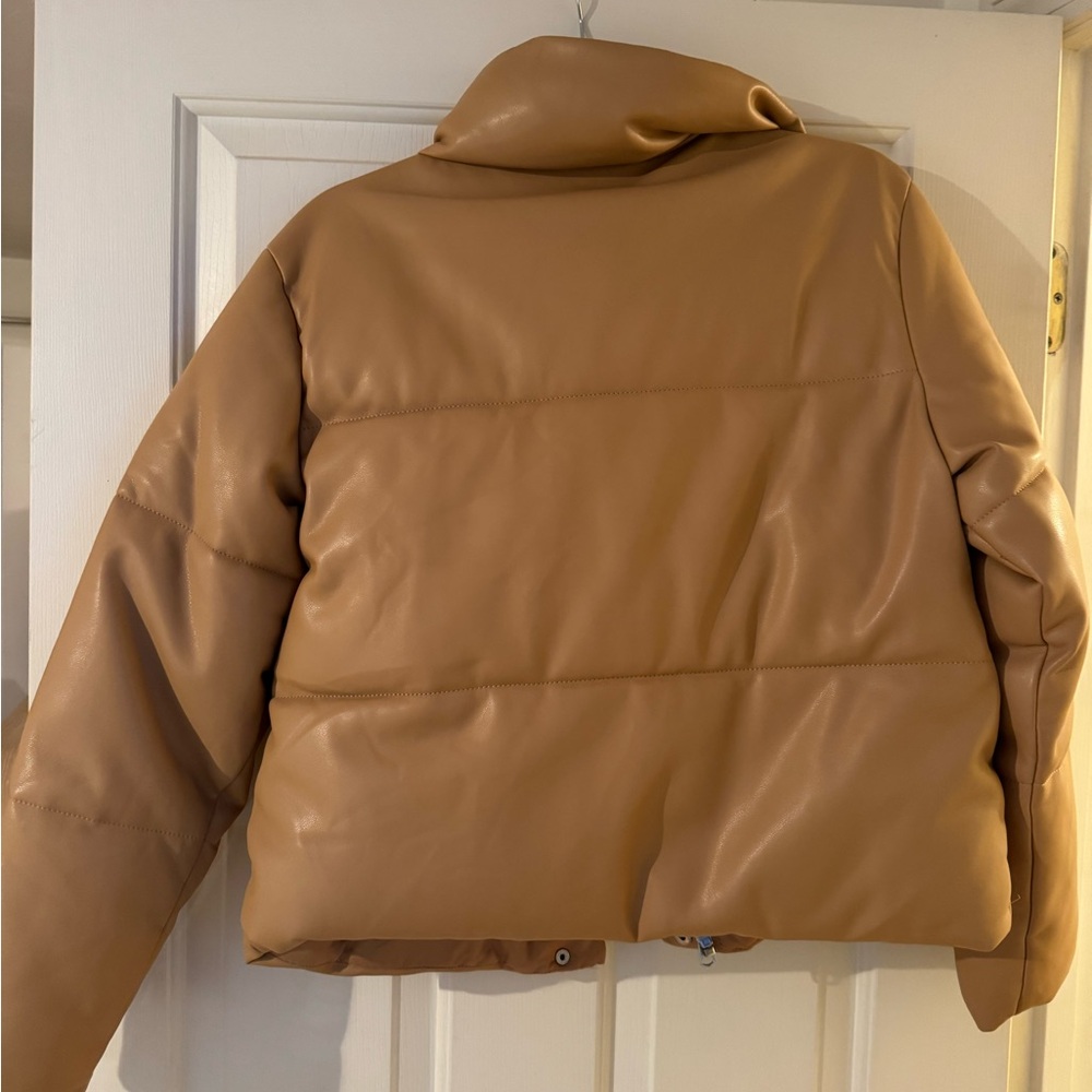 Abercrombie & Fitch Women's Vegan Leather Puffer Jacket - Picture 3 of 3